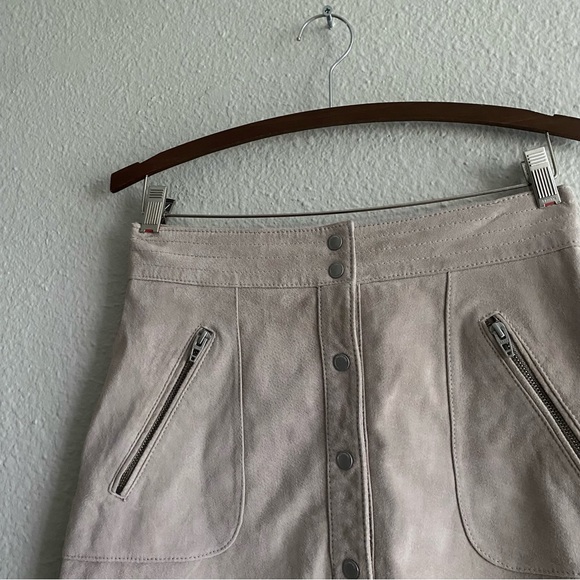 Blank NYC suede button front mini skirt - Picture 7 of 15